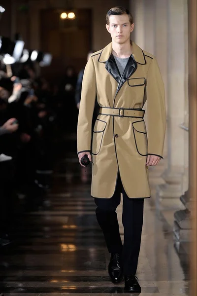 Look 9